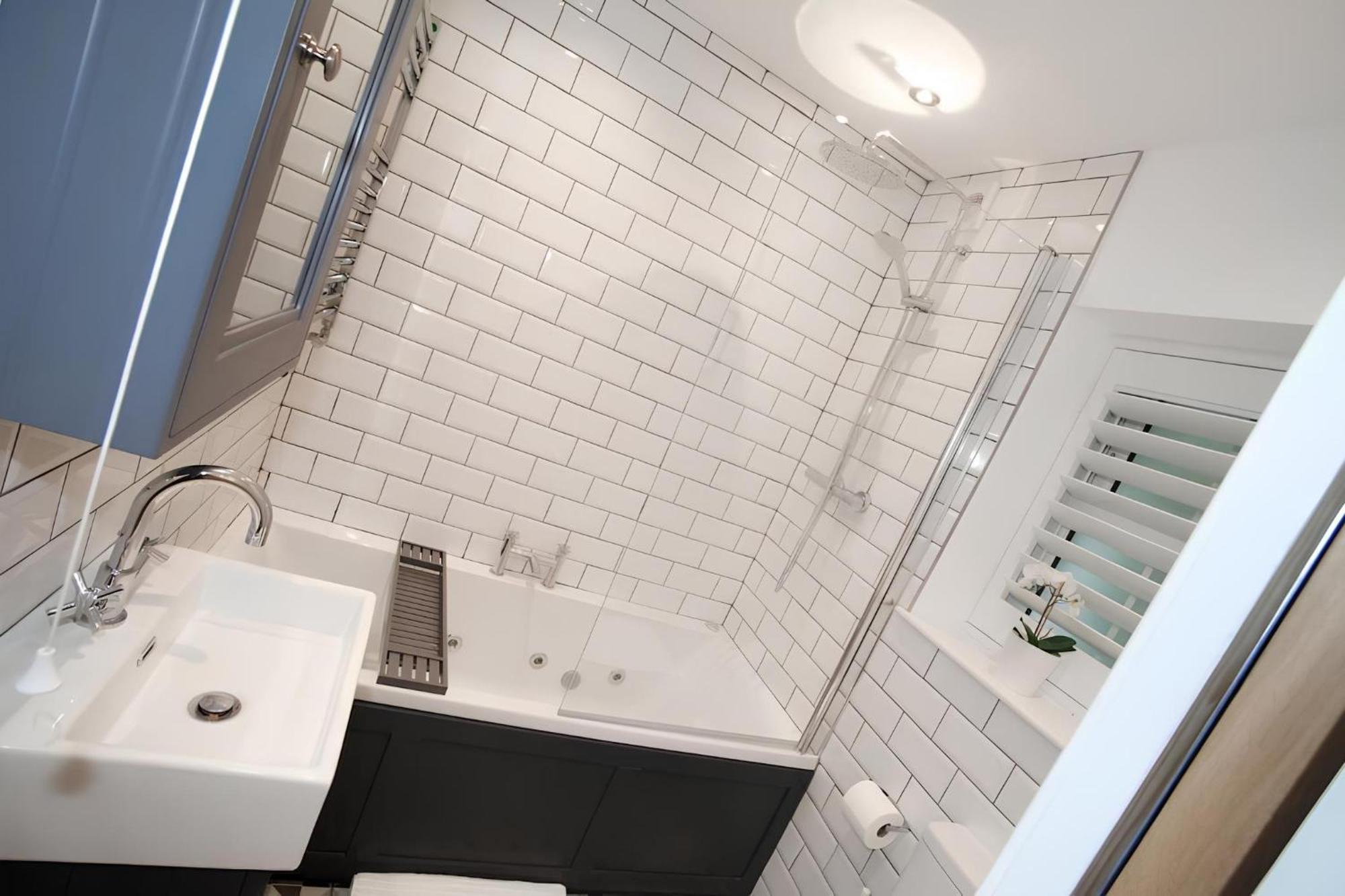 Tucked Away, Beach Access Sleeps 4 The Mumbles Luaran gambar